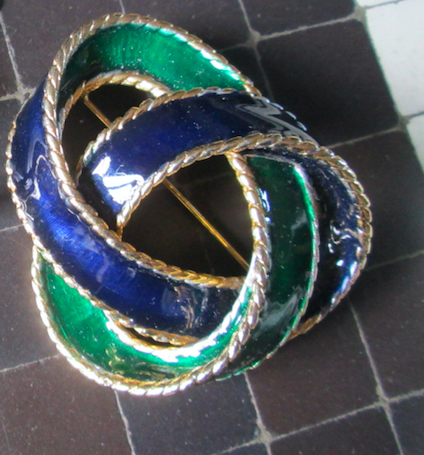 Broche en m�tal dor� et �mail bleu et vert 8 Herblay (95)