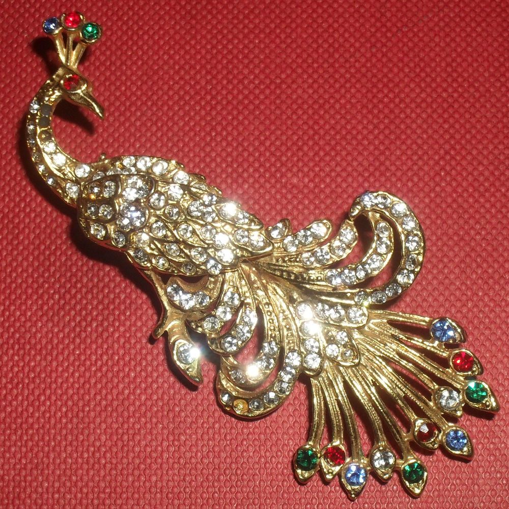 Broche Paon dor�e avec petits brillants 15 Montreuil (93)