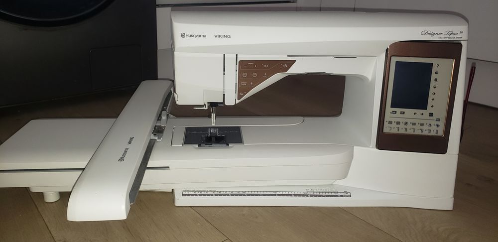 Brodeuse HUSQVARNA VIKING TOPAZE 50 1800 Toulouse (31)