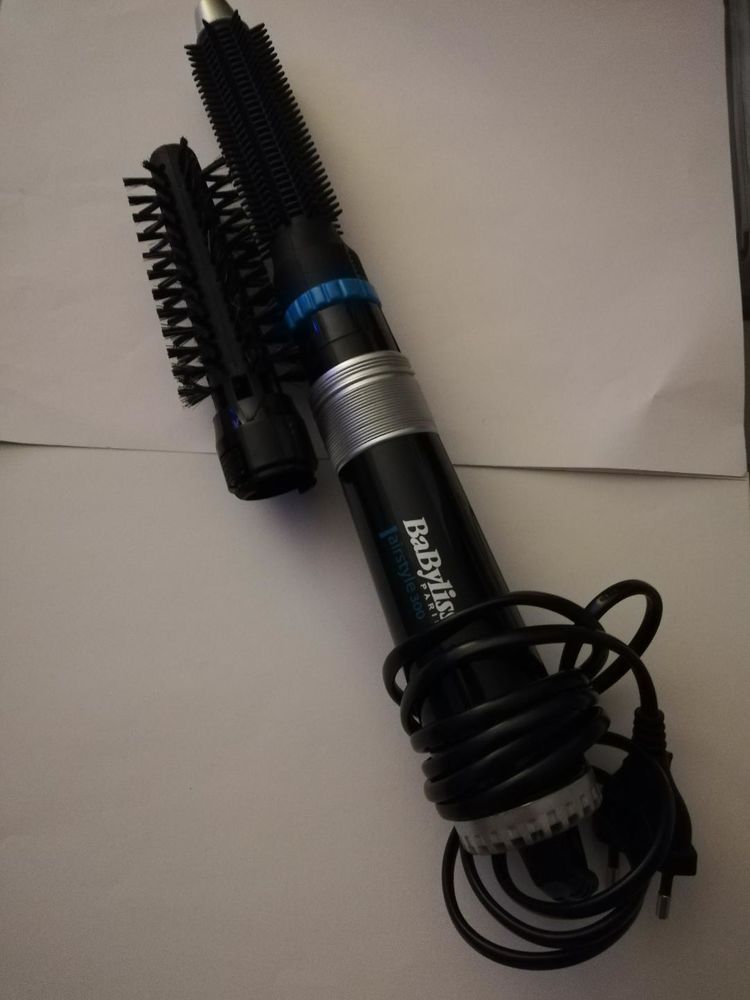 Brosse BABYLISS Airstyle 300. 
Lisseur Calor 12 Ceyrat (63)