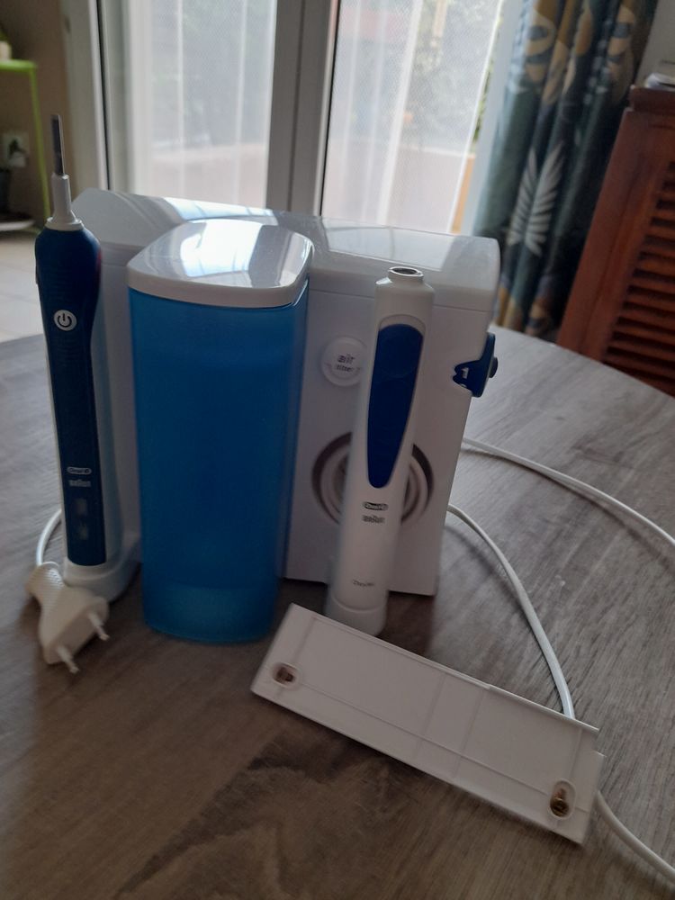 Brosse a dents electrique Braun oral B avec jet dentaire 20 Redessan (30)