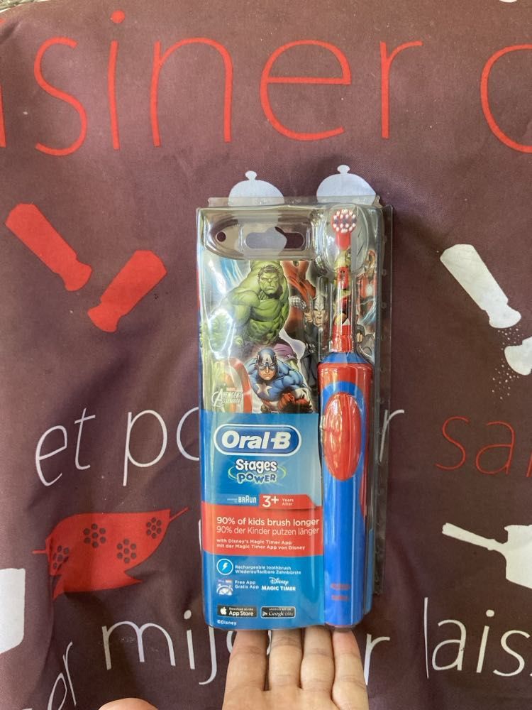 Brosse � dents �lectrique Oral-B Avengers Stages Power 8 Annecy (74)