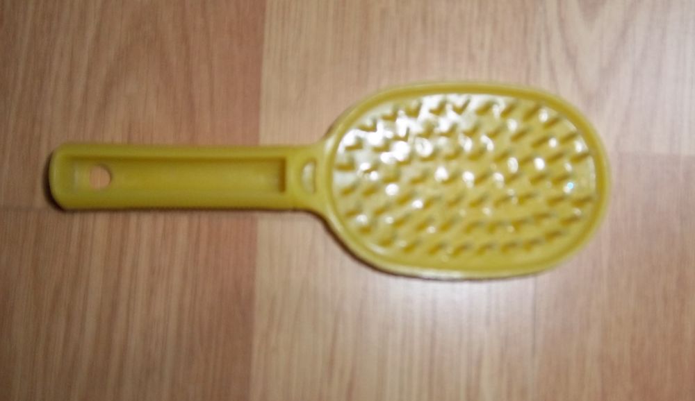 Brosse jaune poup�e Betsy 2 Colombier-Fontaine (25)