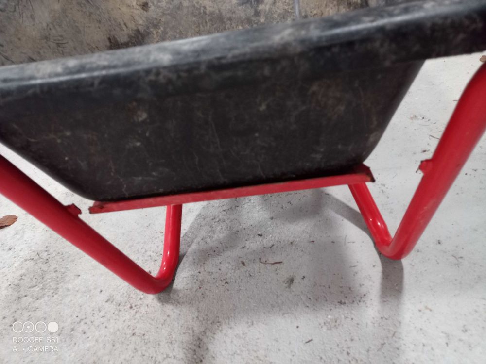 brouette enfants dino cars 20 Marly-la-Ville (95)