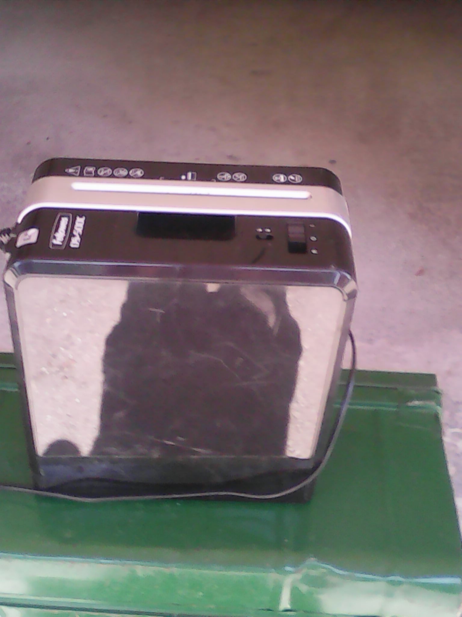 Broyer � papier �lectrique 35 La Colle-sur-Loup (06)