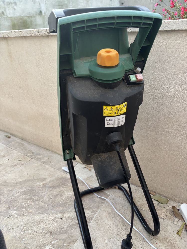 Broyeur 2400W 30 La Brillanne (04)