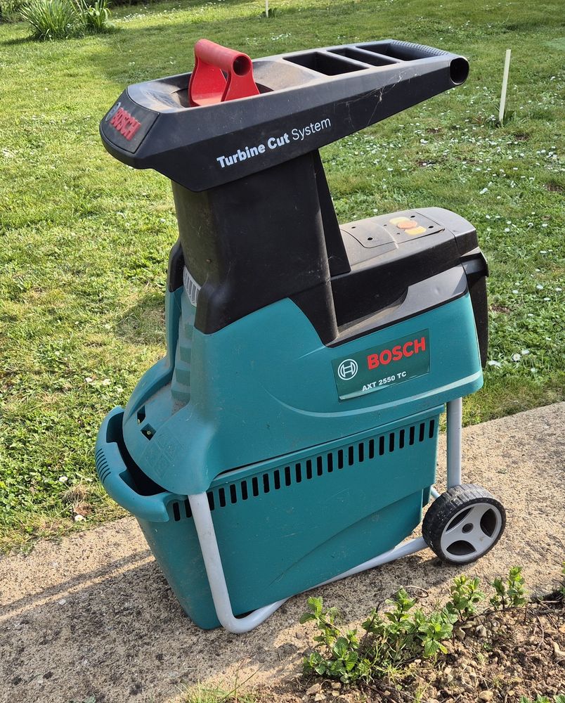 BROYEUR BOSCH AXT2550TC   190 La Faye (16)