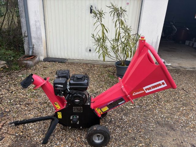 BROYEUR DE BRANCHES THERMIQUE 850 Belv�s-de-Castillon (33)