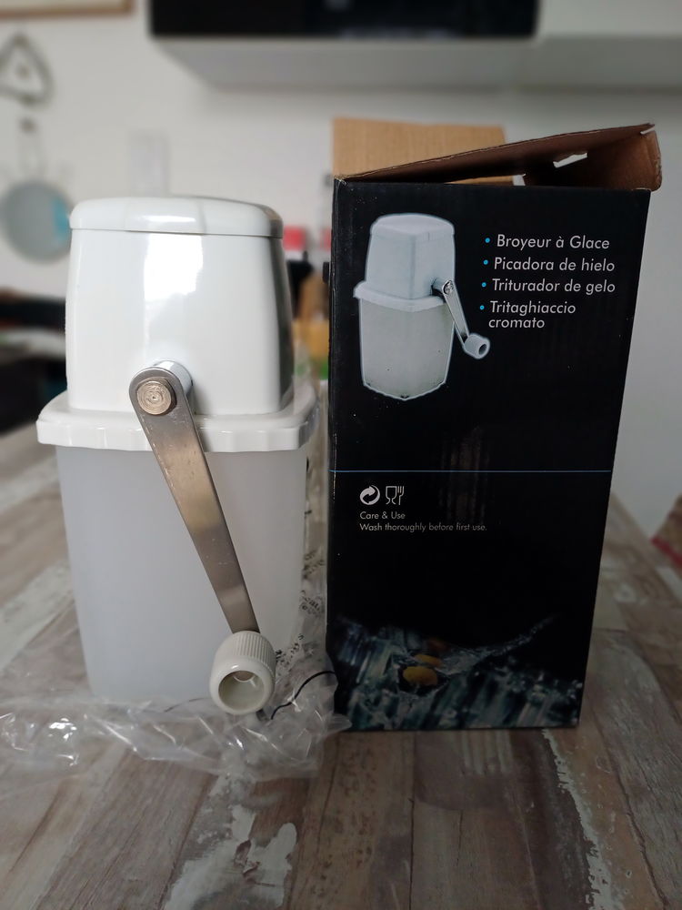 Broyeur � glace ICE BRUSHER Professional BARWARE neuf 30 Tours (37)