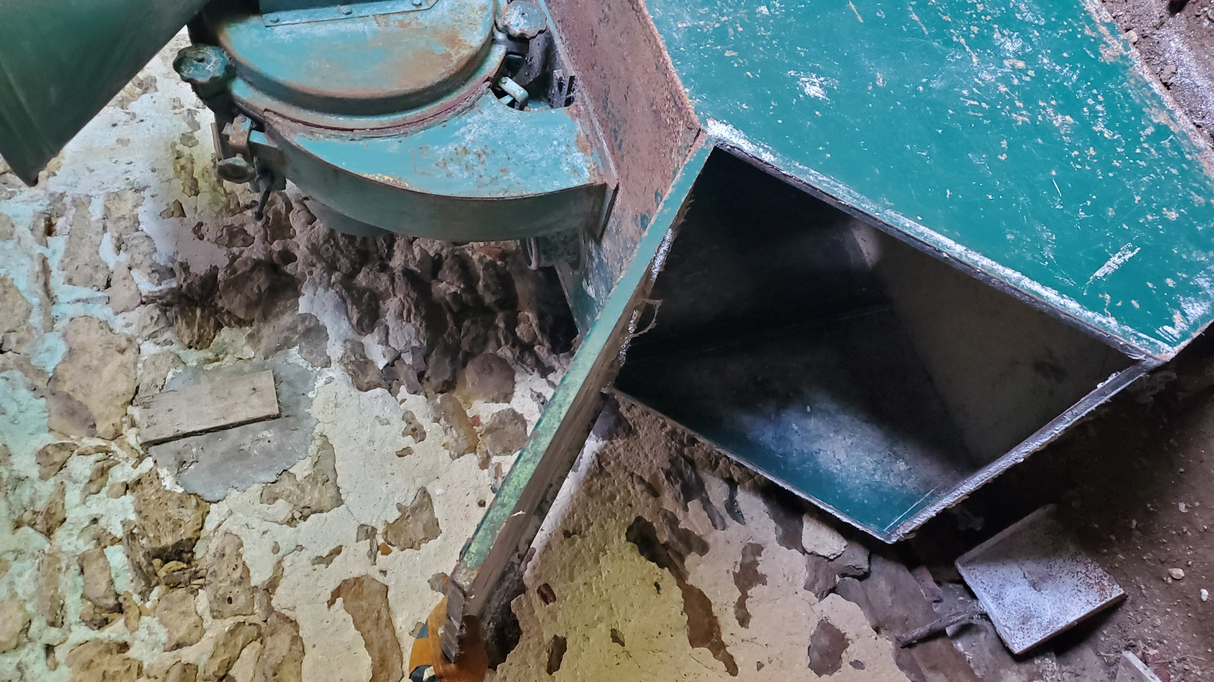 Broyeur � grains ancien FAO. 100 Goos (40)