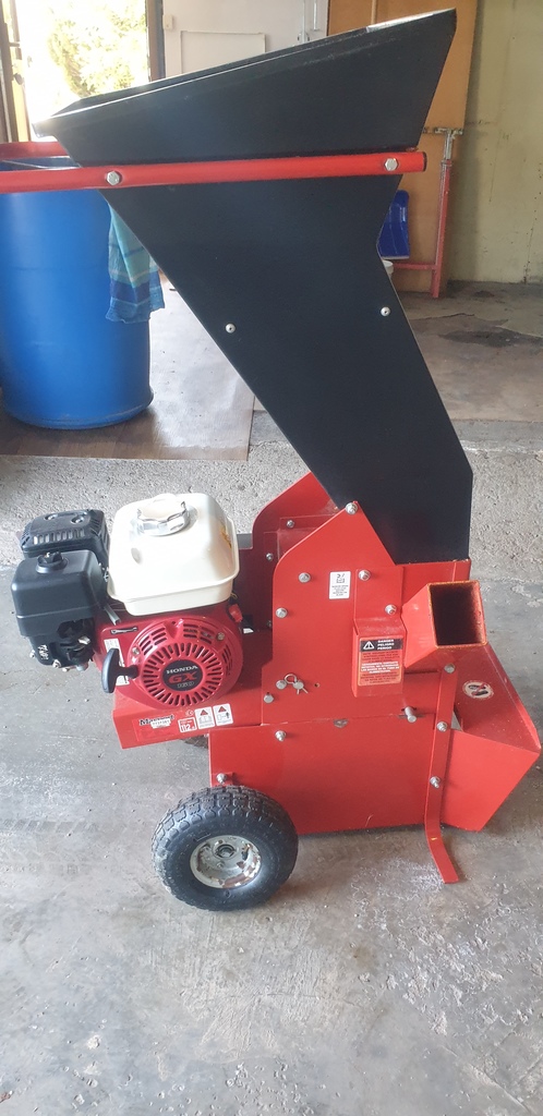 Broyeur de v�g�taux thermique sur roues 0 Le Russey (25)
