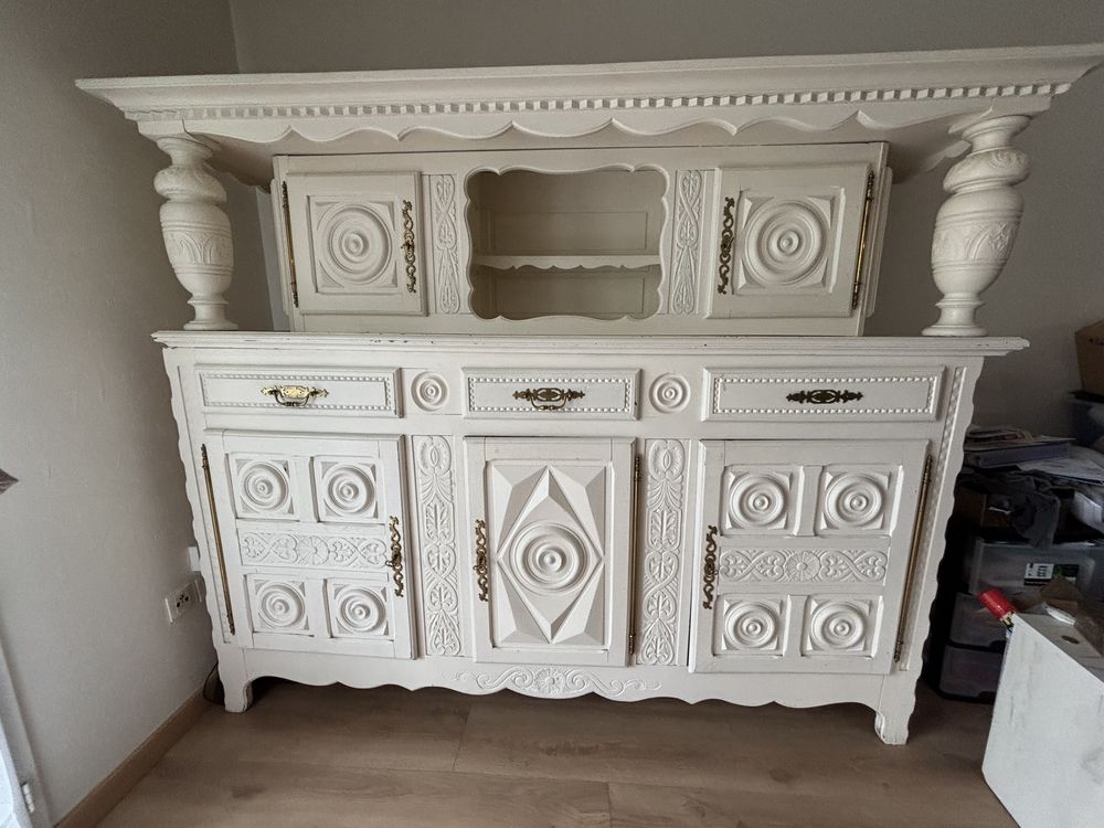 Buffet ancien en bois massif peint tr�s bon �tat 150 La Roche-sur-Yon (85)