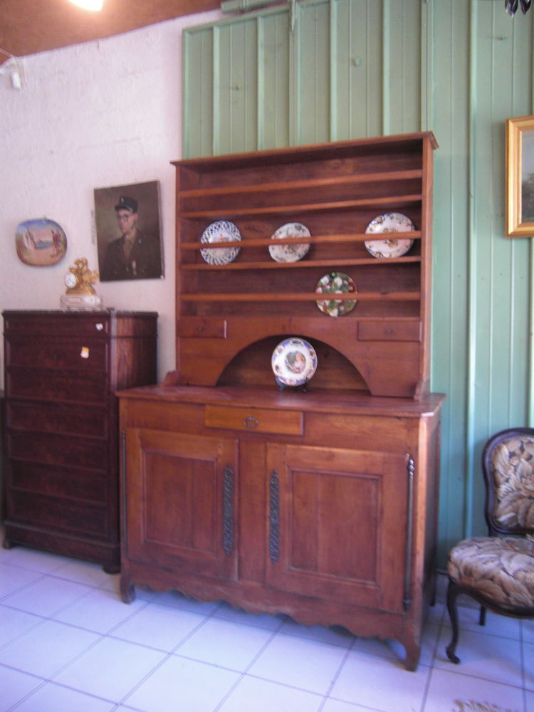 Buffet  ancien, vaisselier 300 Ch�teau-l'�v�que (24)