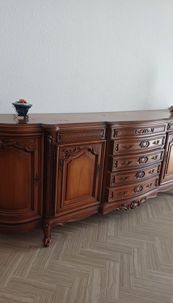 Buffet bas  avec table de salle a manger 380 Toulon (83)