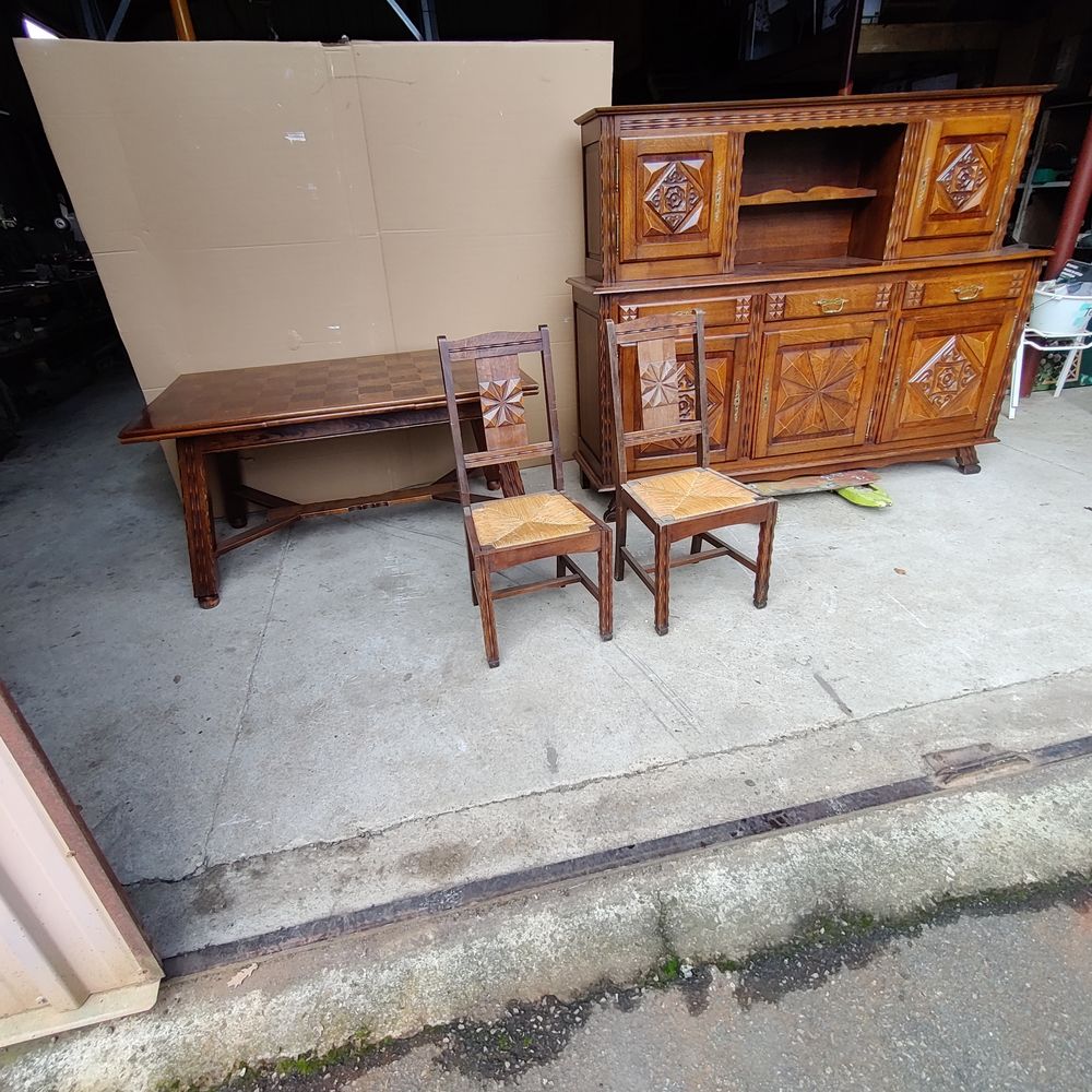 BUFFET BASQUE + TABLE + CHAISES 150 Figeac (46)