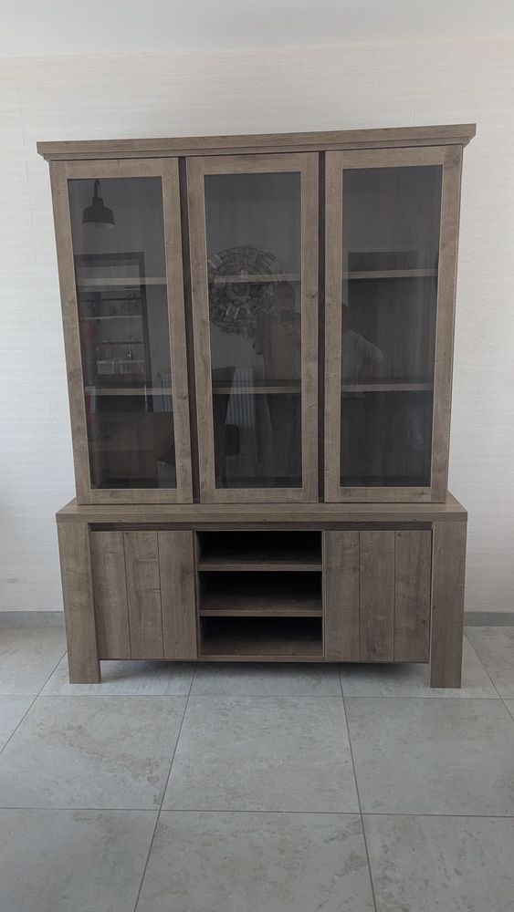 : buffet biblioth�que/ vaisselier 
Tr�s bon �tat. 250 Narbonne (11)