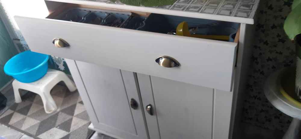 1 buffet pin blanc tr�s bien tt neuf 130 Noisy-le-Grand (93)