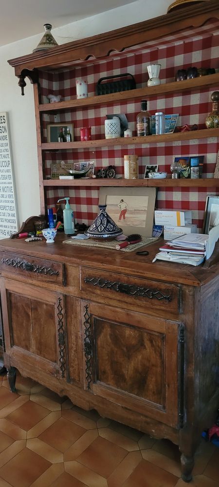 buffet bois ancien  tr�s bon �tat. 300 L�ge-Cap-Ferret (33)