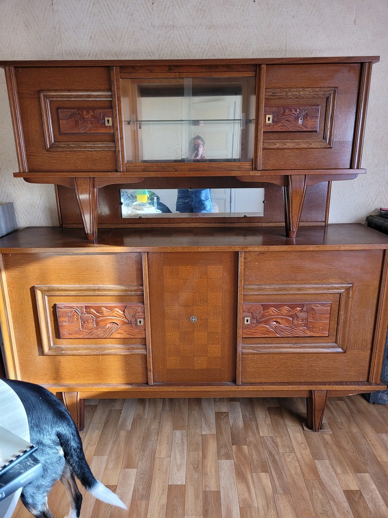 Buffet en bois sculpt� avec vitrines 20 Coulounieix-Chamiers (24)