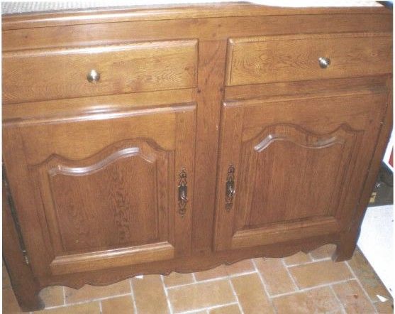 Buffet bas en ch�ne massif. 800 Saint-Laurent-de-L�v�zou (12)