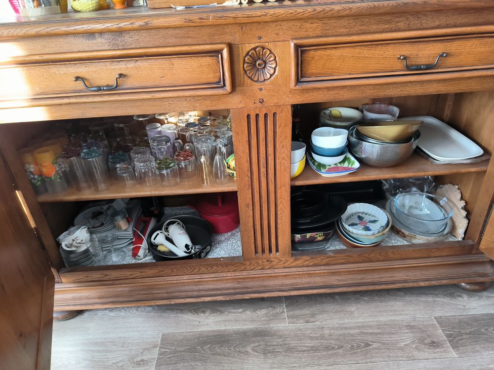 Buffet ch�ne massif 450 Saint-Jean-d'Illac (33)