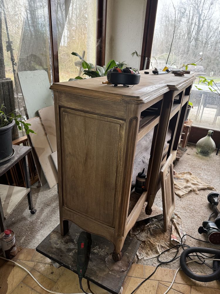 buffet en ch�ne ponc� 400 Rebais (77)