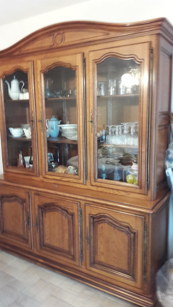 Un buffet deux �l�ments  + table et chaises 600 Fl�ac (16)