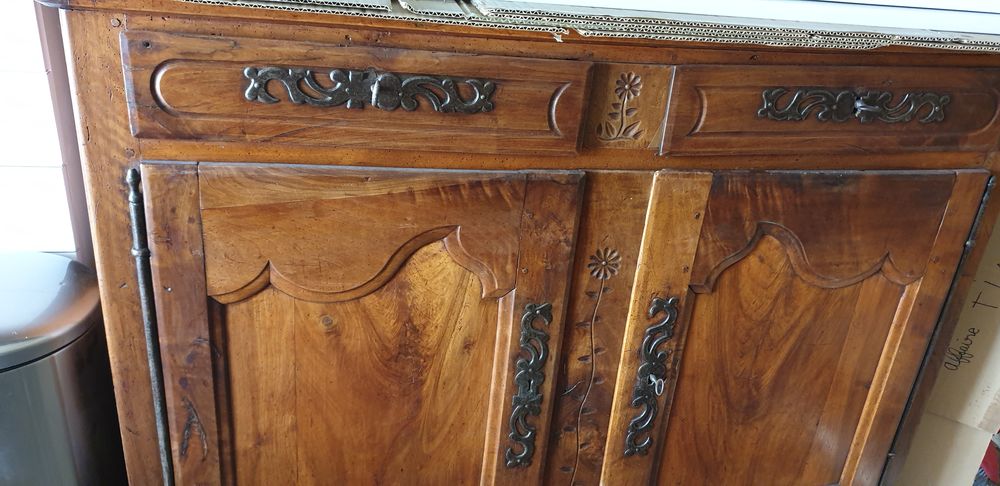 Buffet  Louis  xv 600 Aubigny-sur-N�re (18)