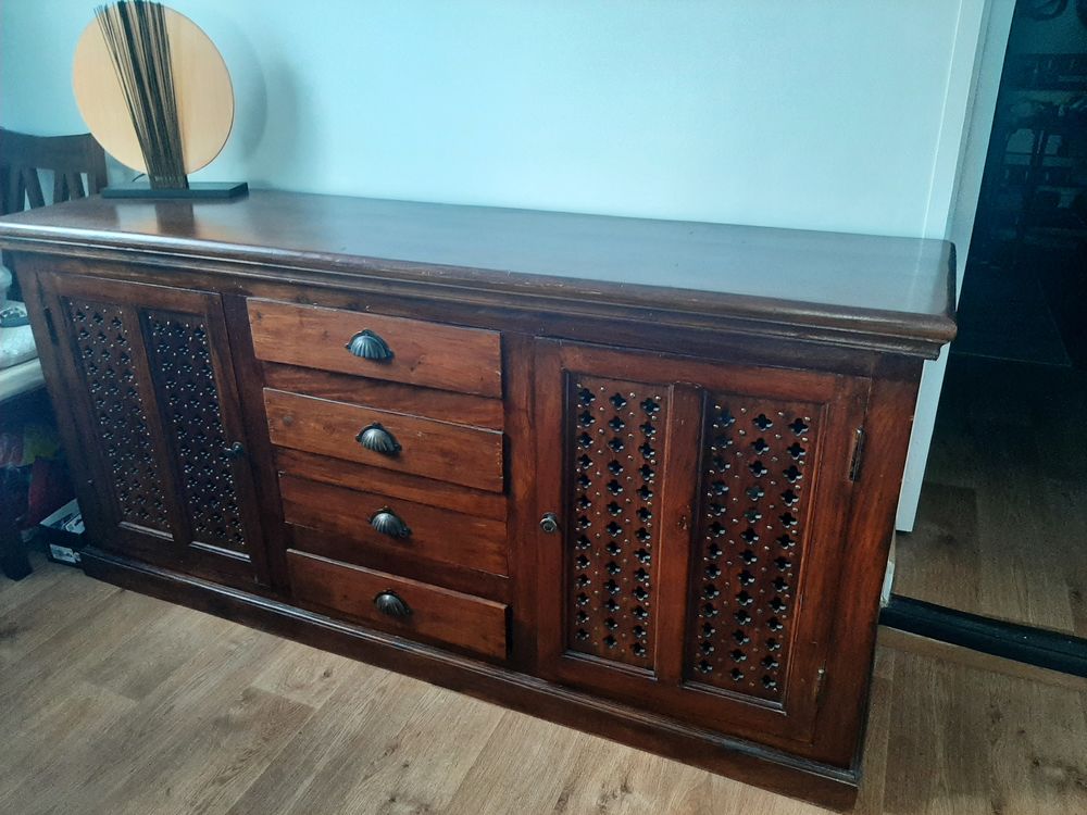 Buffet bas  la maison coloniale  en sheesham massif 200 Maussane-les-Alpilles (13)