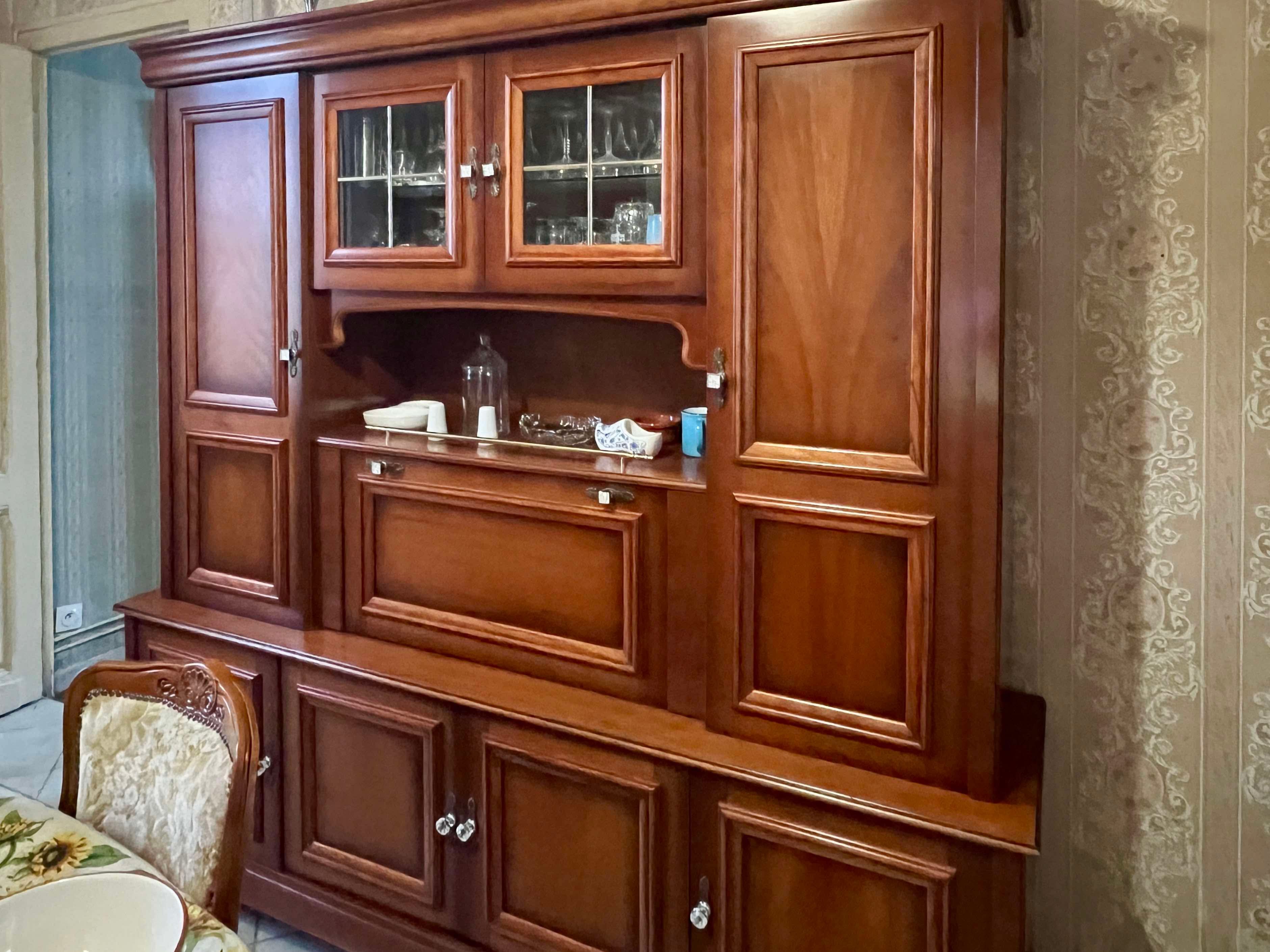 Buffet en merisier avec multiples rangements 180 M�rignac (33)