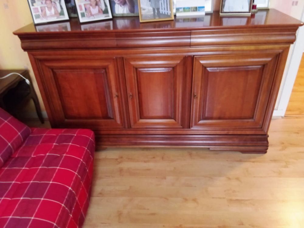 Buffet bas  en merisier. �tat neuf. 350 Landerneau (29)