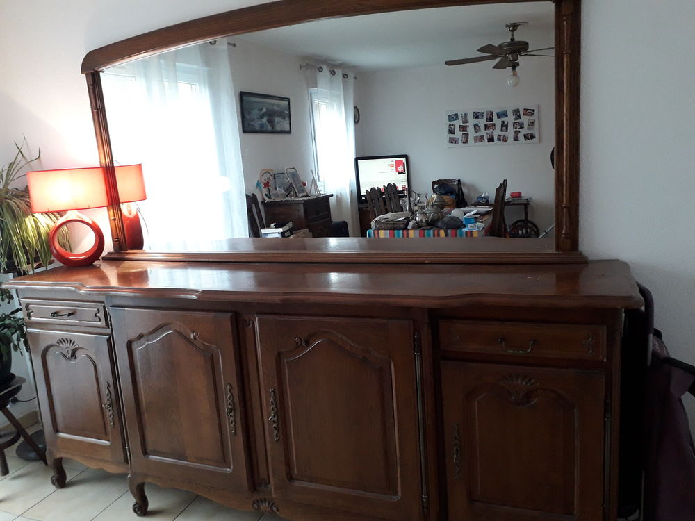 
BUFFET MIROIR   TABLE CHAISES  CONFITURIER
330 Saint-Laurent-d'Aigouze (30)