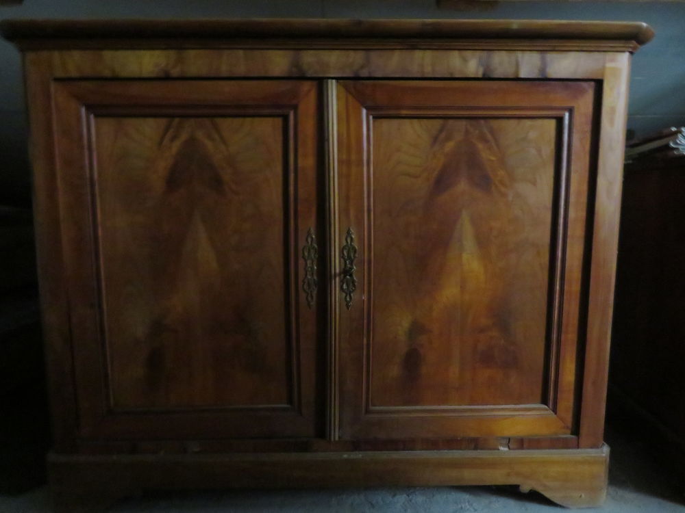 Buffet bas 2 portes bois massif et placage � relooker. 70 Rennes (35)