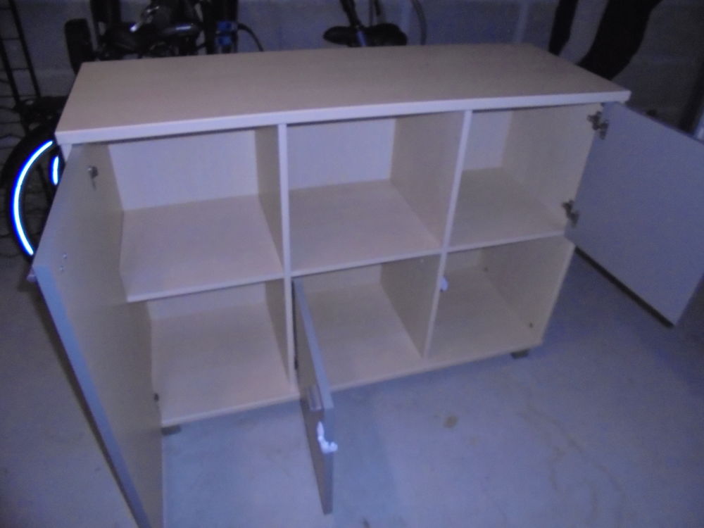 Buffet 3 portes 
60 Rez� (44)