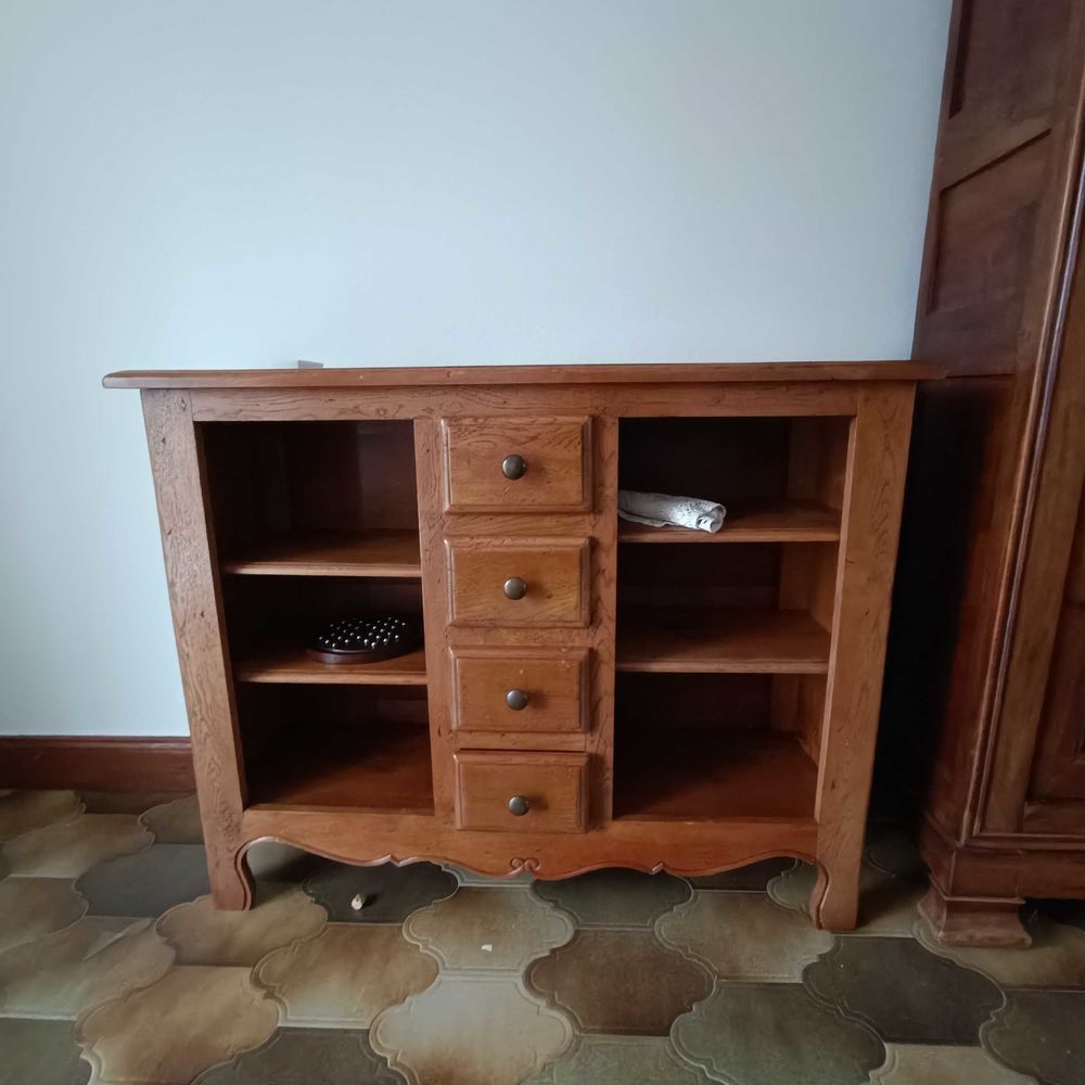 Buffet bas rustique en ch�ne massif, style Louis XV provincial 200 Dordives (45)