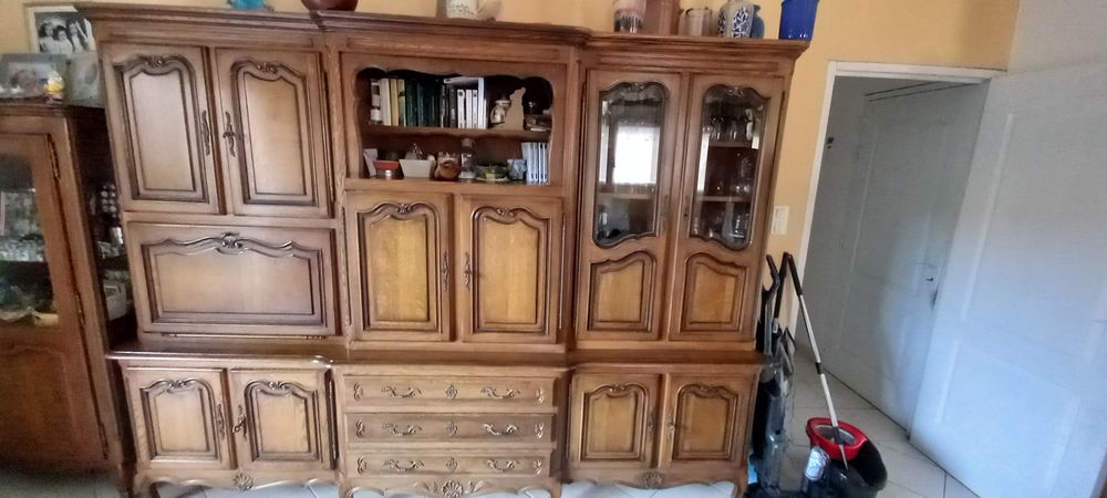 Buffet de salle � manger 
1 partie haute et une partie basse 0 Ch�teaubriant (44)