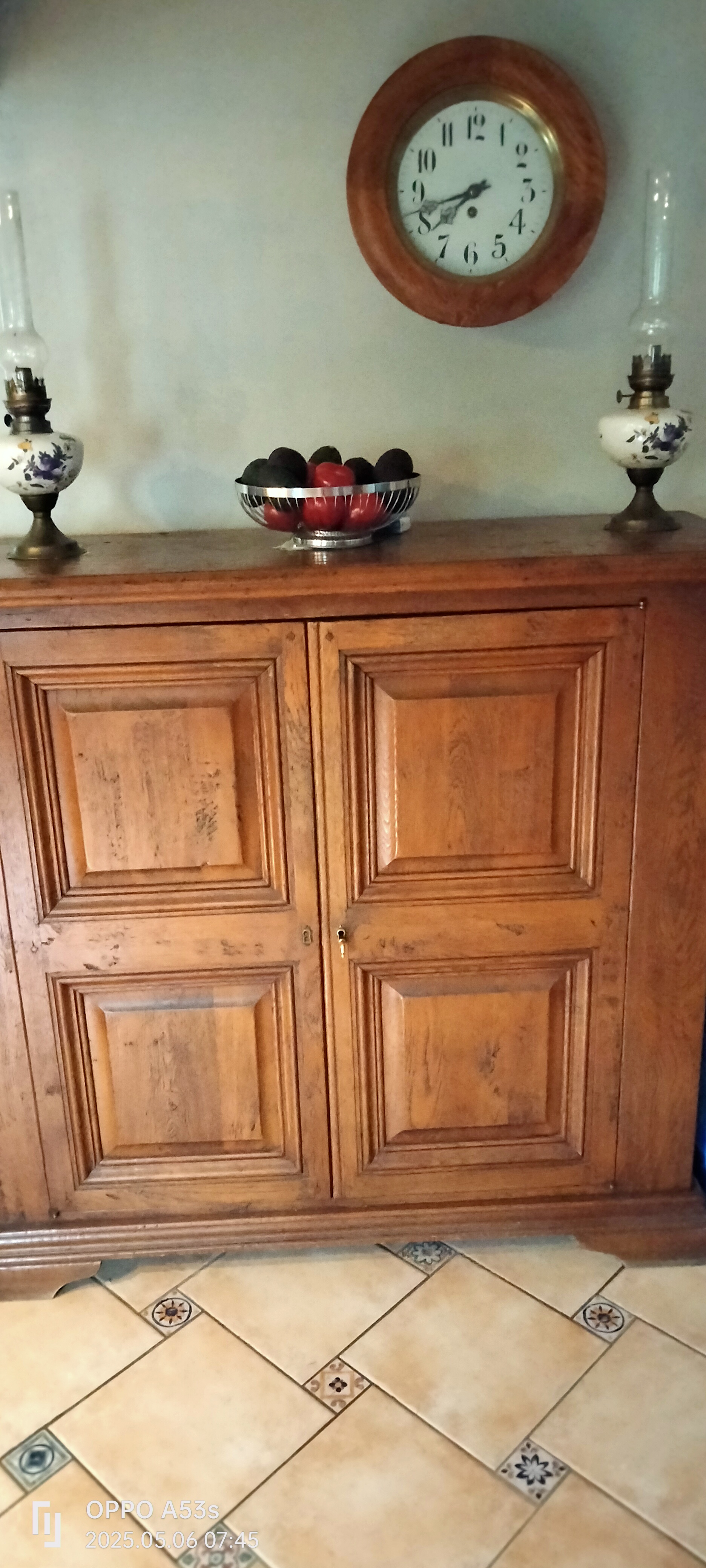 Buffet salle o� salon 200 Feuguerolles (27)