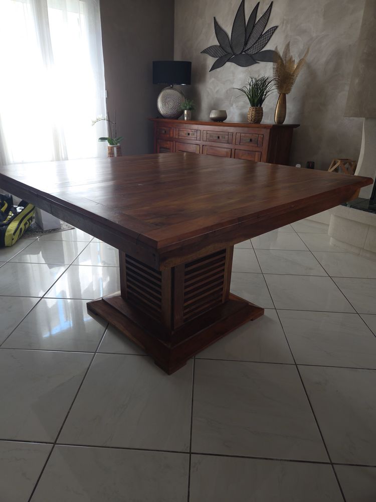 Buffet bas + table acacia massif.
Attention :meuble  lourd 150 Guignes (77)