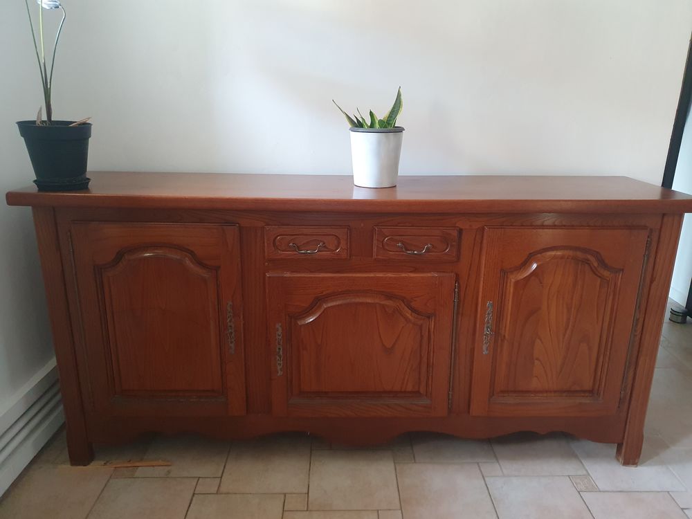 Buffet, table et quatre chaises 250 Rantigny (60)