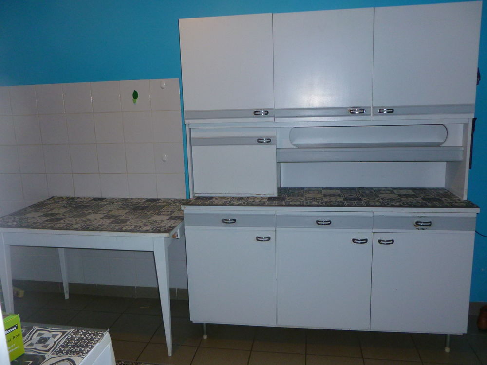 Buffet  + table 50 Bournezeau (85)