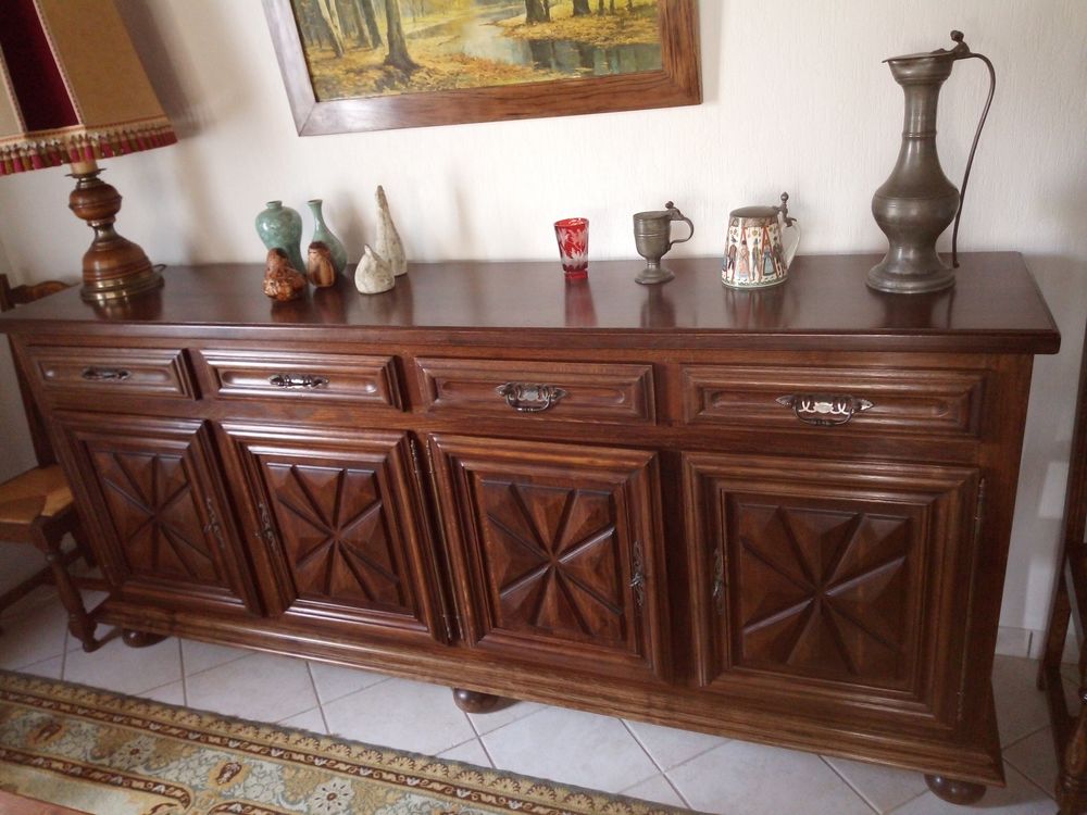 Buffet Type Louis 13 150 Saint-Martin-de-R� (17)