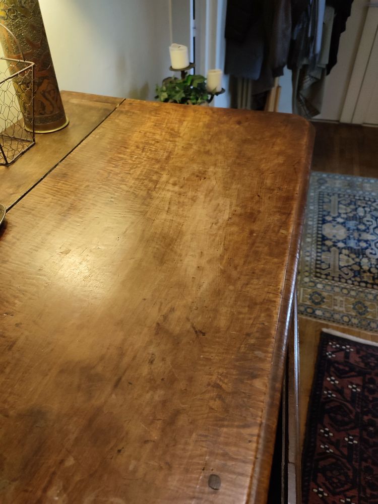 Buffet vaisselier en ch�ne massif du 19 �me si�cle 150 Paris 15 (75)