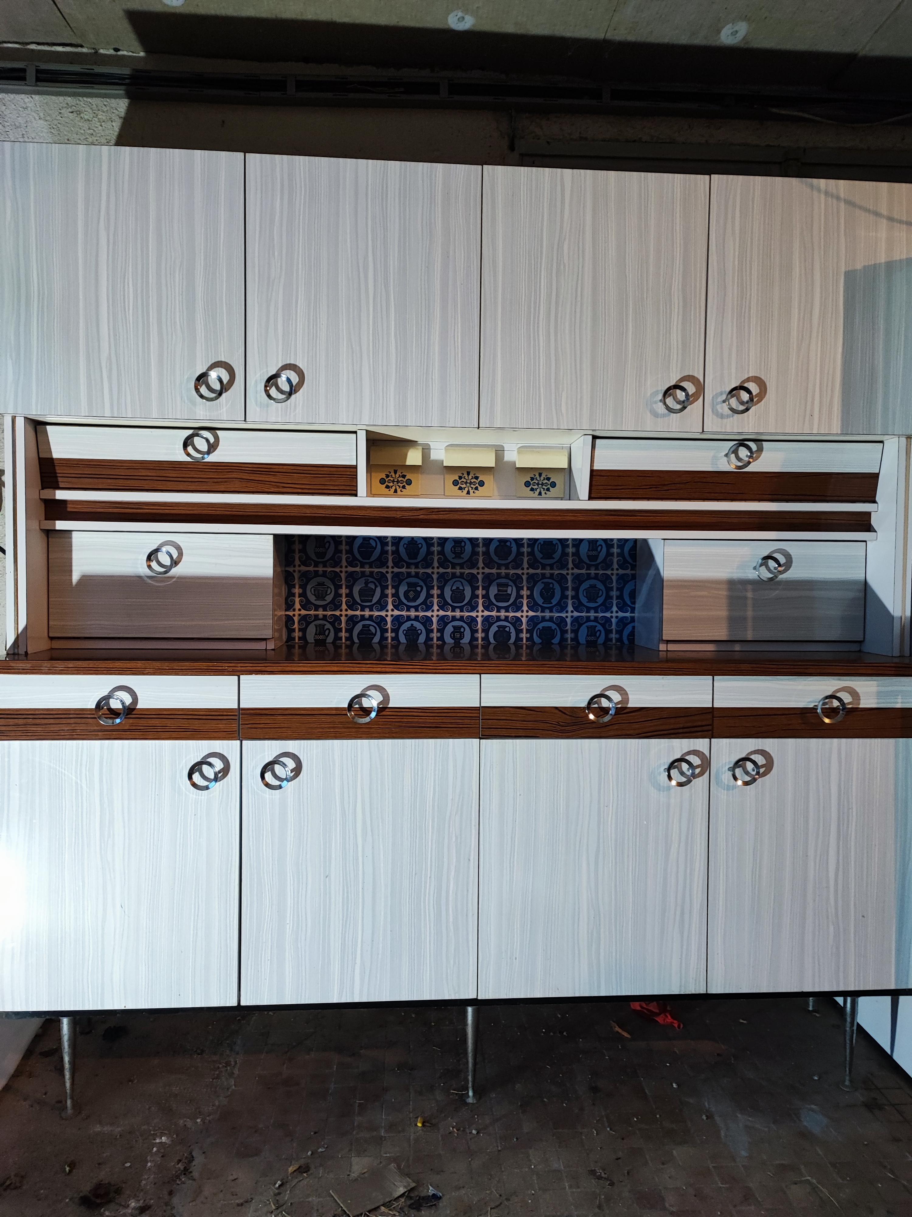 Buffet Vintage en Formica avec Motifs C�ramique 300 Ambazac (87)