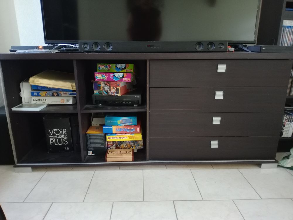 Buffet 50 Gastins (77)