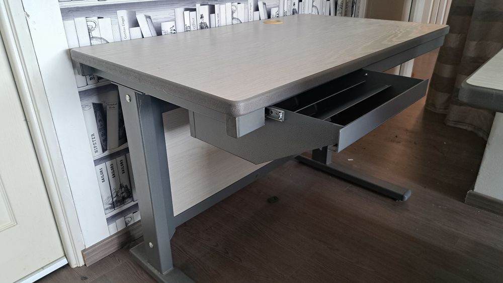 Bureau 100*80cm 40 Vaugneray (69)