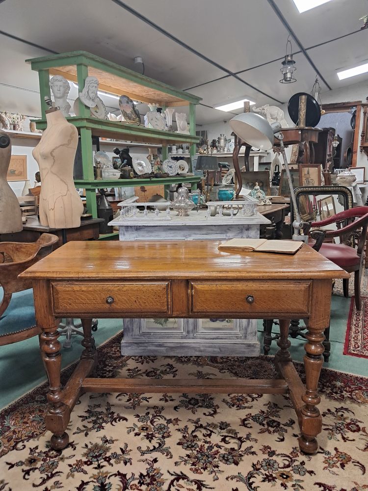 Bureau ancien en ch�ne clair milieu XX�me 220 Ch�teau-l'�v�que (24)