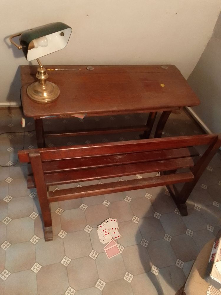 Bureau ancien d'�colier en bois massif 60 Champs-sur-Marne (77)