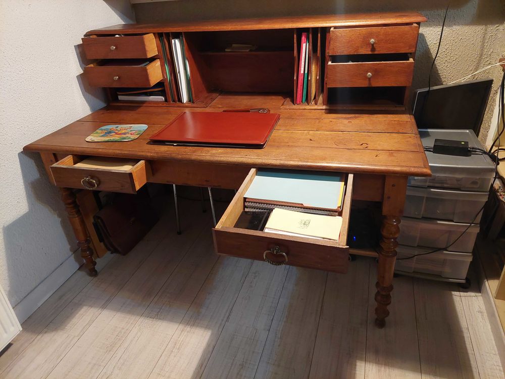 Bureau ancien 300 Jouy-le-Moutier (95)
