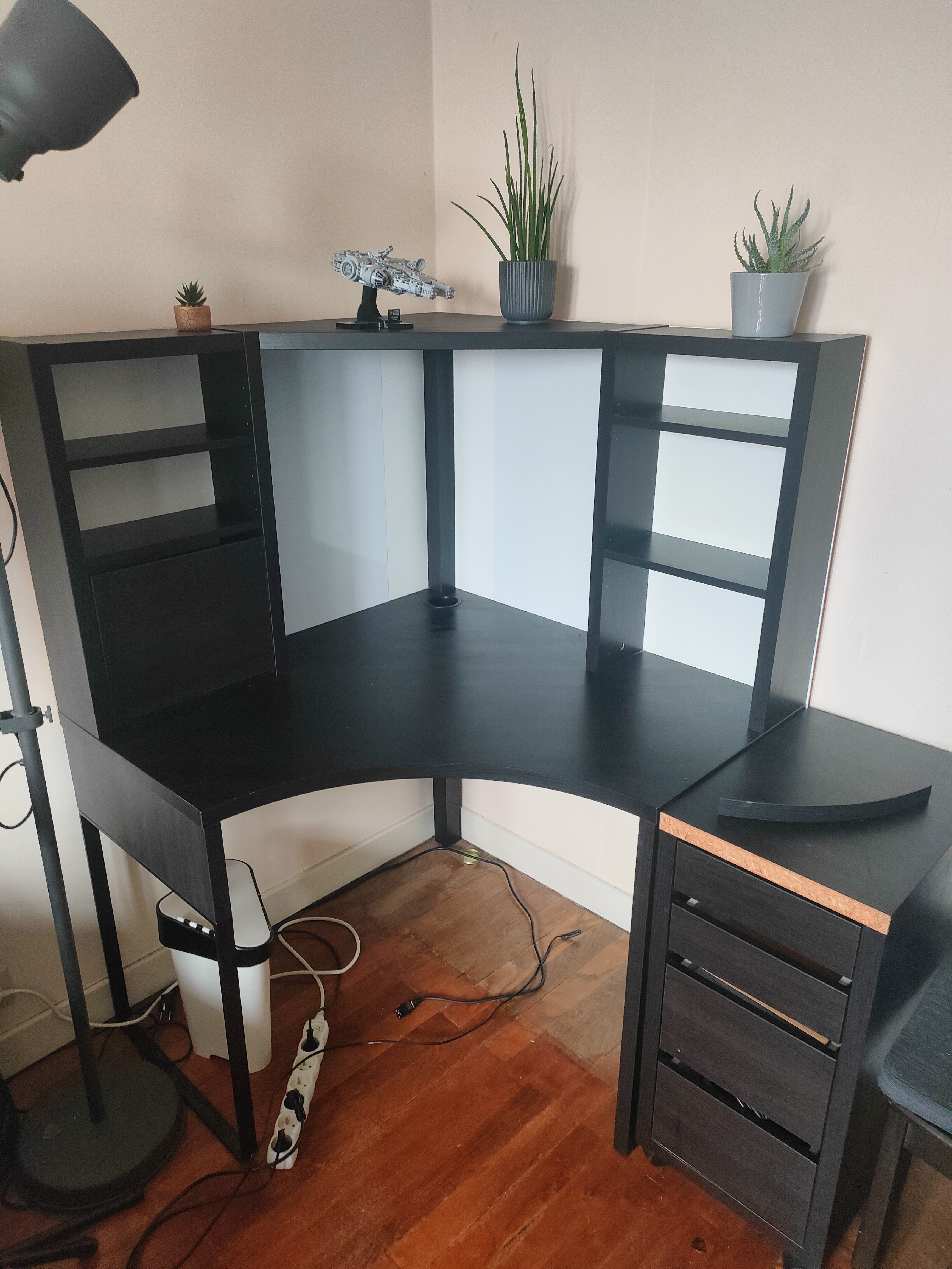 Bureau d'angle - Micke 70 Villeurbanne (69)