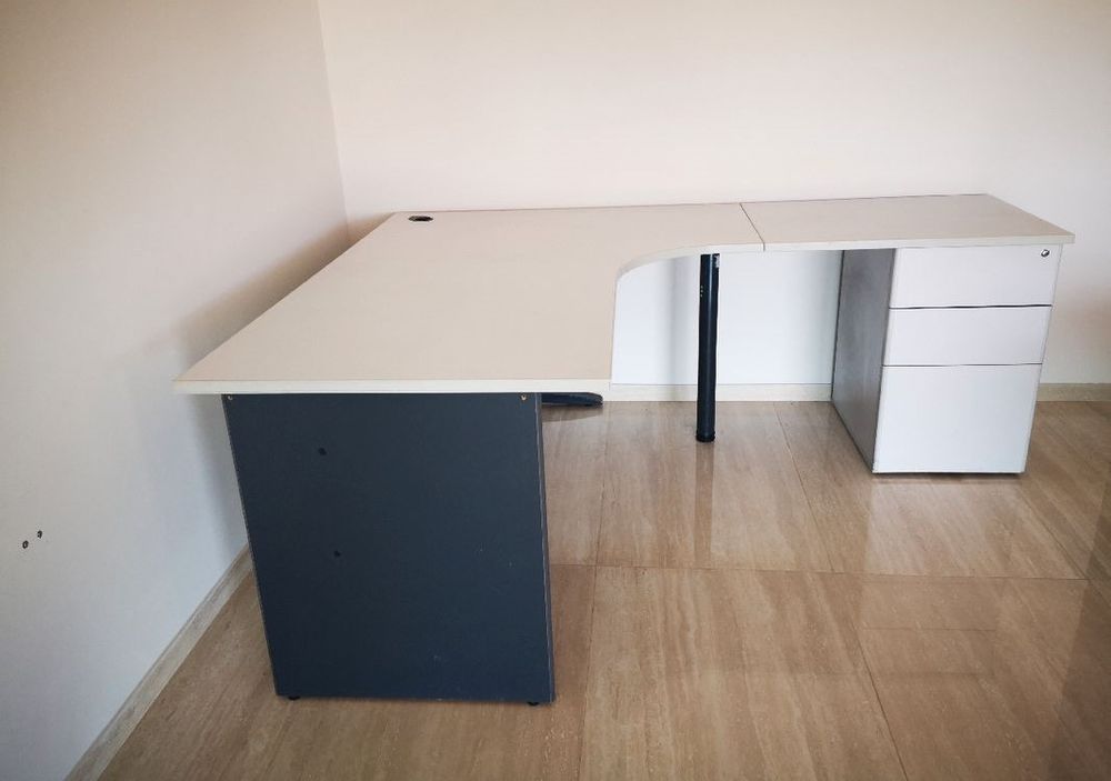 bureau d'angle professionnel 200 Antibes (06)